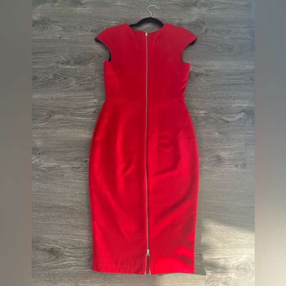 Red dress - Picture 2 of 4